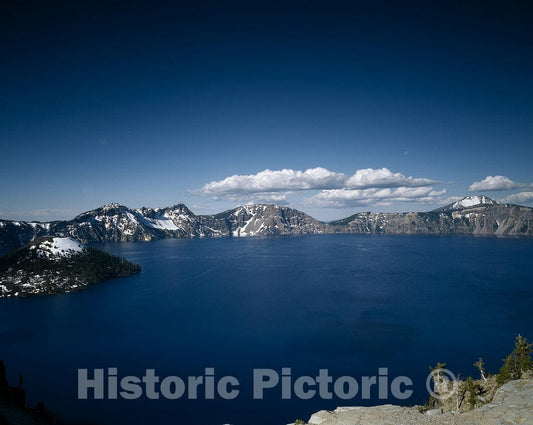 Crater Lake, OR Photo - Crater Lake, Oregon