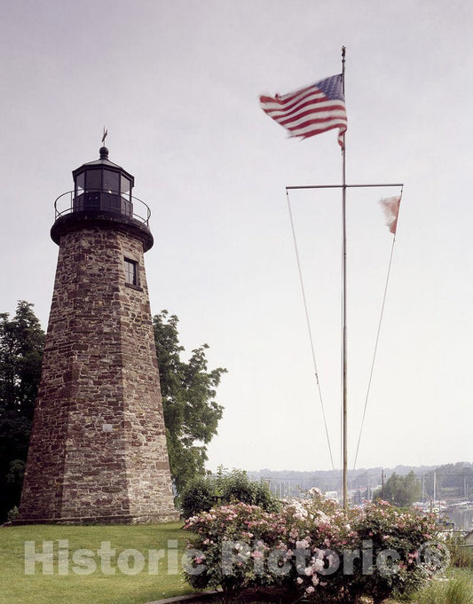 Rochester, NY Photo - Charlotte Genesee Lighthouse, Rochester, New York
