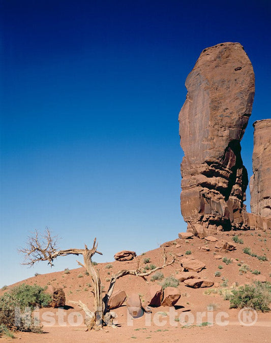 Monument Valley, AZ Photo - Monument Valley Thumb, Arizona