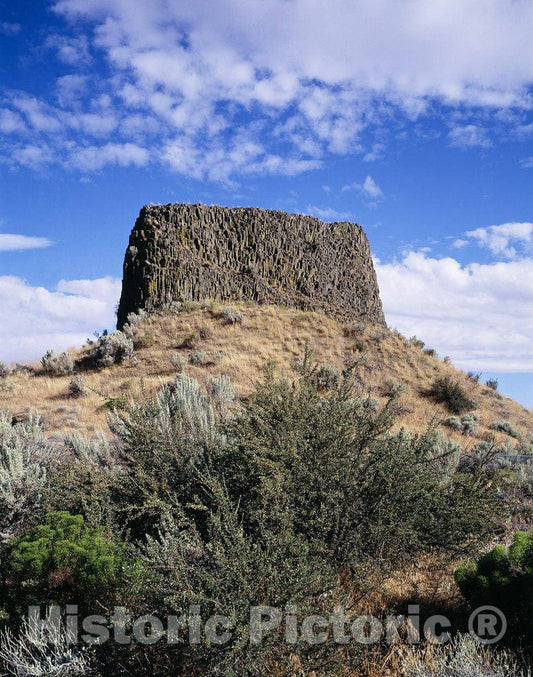 Oregon Photo - Oregon's Hat Rock