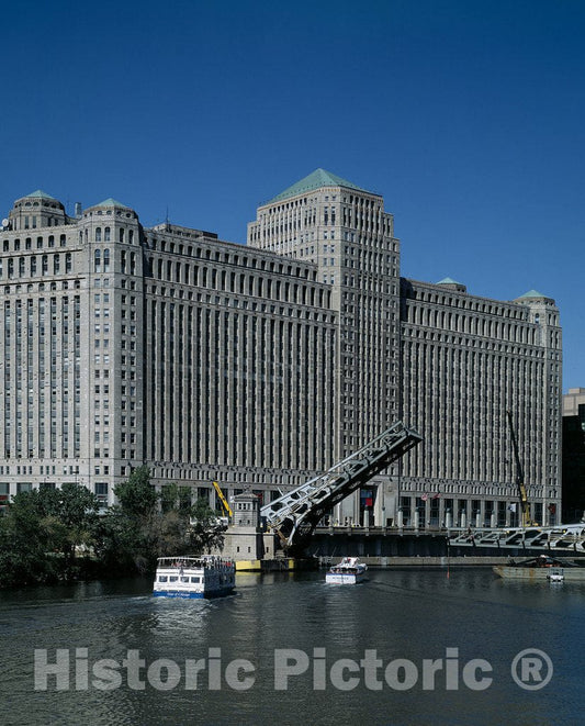 Chicago, IL Photo - Chicago Merchandise Mart, Chicago, Illinois