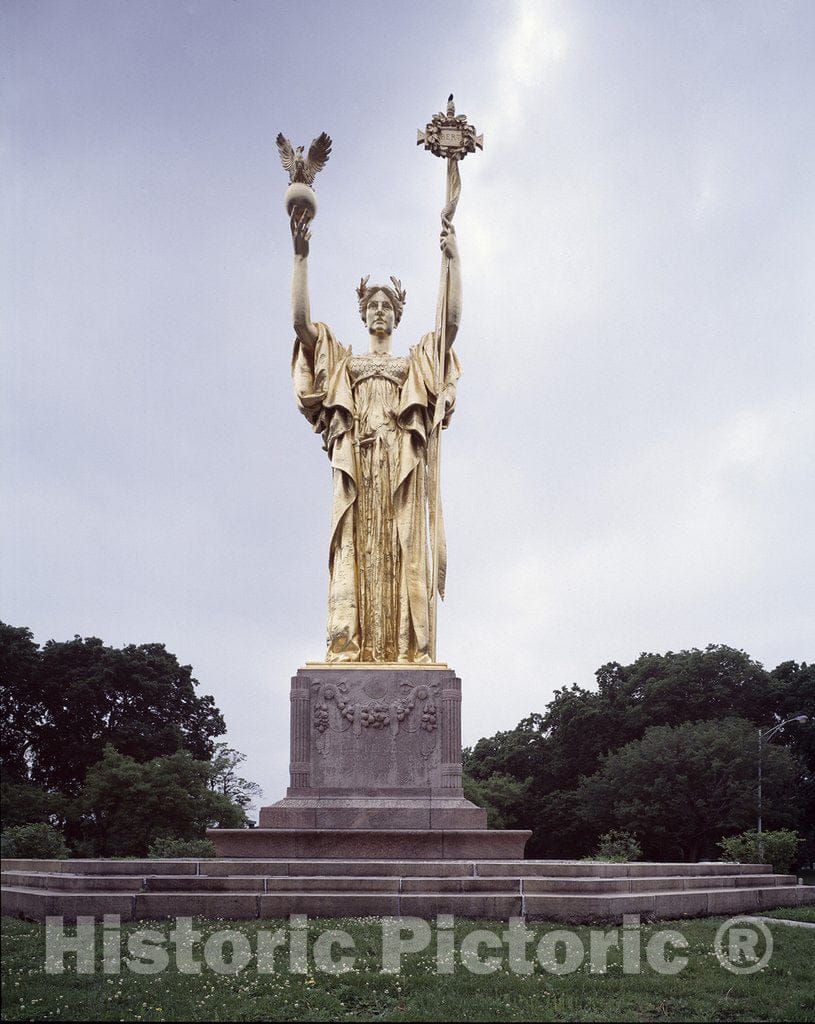 Chicago, IL Photo - Statue"Republic" for the World's Columbian Exposition, Chicago, Illinois