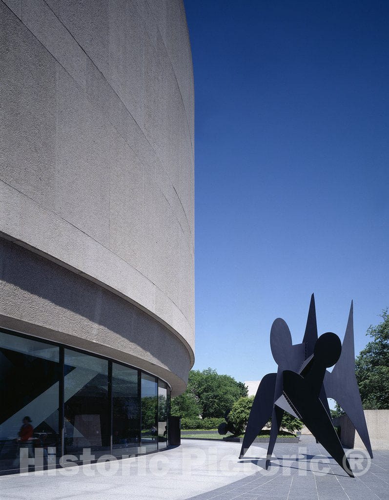 Washington, D.C. Photo - Hirshhorn faÃ§ade, Washington National Mall, Washington, D.C.