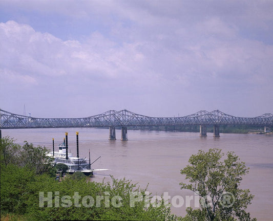 Natchez, MS Photo - Mississippi River at Natchez, Mississippi