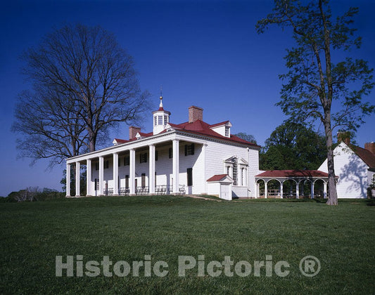 Mount Vernon, VA Photo - George Washington's estate, Mount Vernon, Virginia