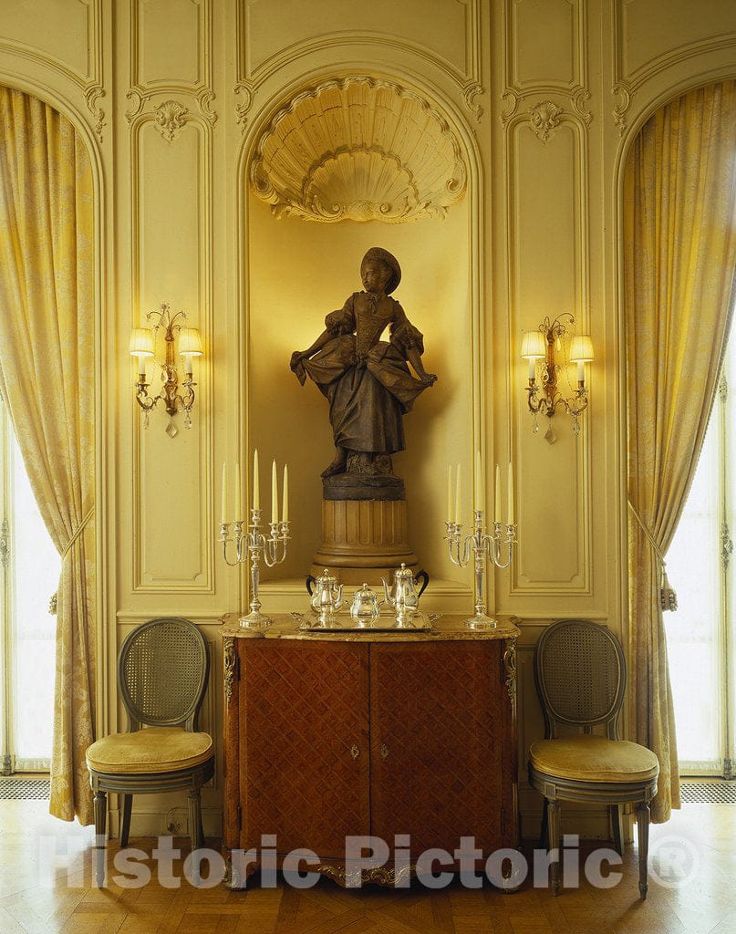 Washington, D.C. Photo - Interior Statue, Belgian Embassy, Washington, D.C.