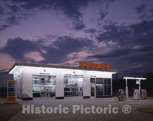 Old Texaco Station Photo