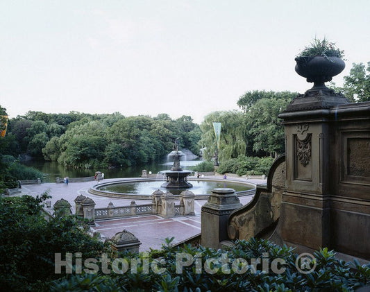 New York, NY Photo - Central Park courtyard and fountain, New York, New York