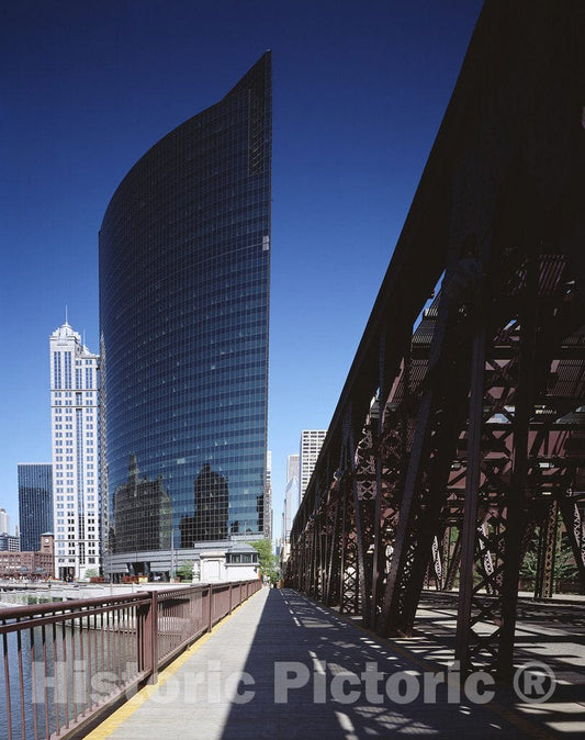 Chicago, IL Photo - Along Wacker Drive, Chicago, Illinois