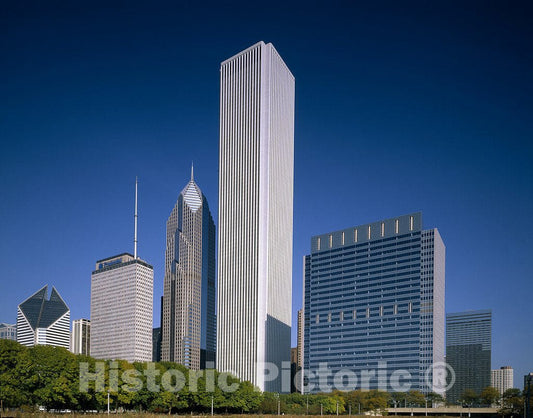 Chicago, IL Photo - Downtown Chicago, Illinois