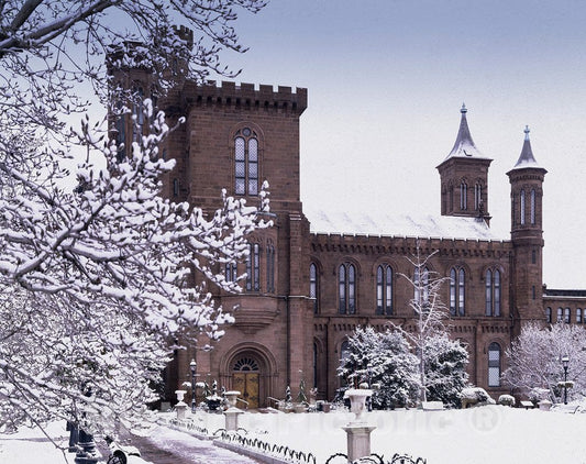 Washington, D.C. Photo - Smithsonian Castle, Washington, D.C.