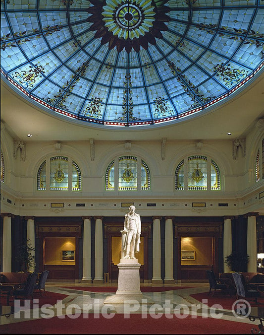 Richmond, VA Photo - Statue of Thomas Jefferson in The Lobby of The Historic Jefferson Hotel in Richmond, Virginia