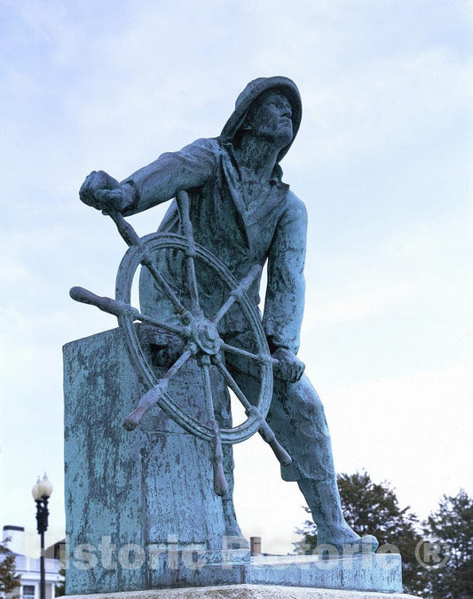 United States Photo - Sculpture of Sailor with Ship's Wheel