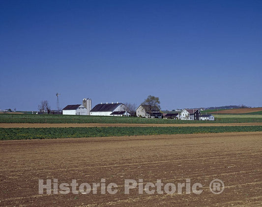 Intercourse, PA Photo - Amish Farm, Intercourse, Pennsylvania