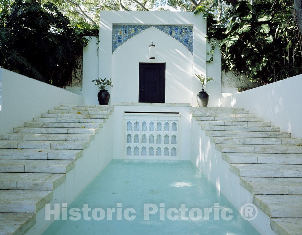Oahu, HI Photo - Exotic Pool at Doris Duke's Estate Shangri La, Oahu, Hawaii