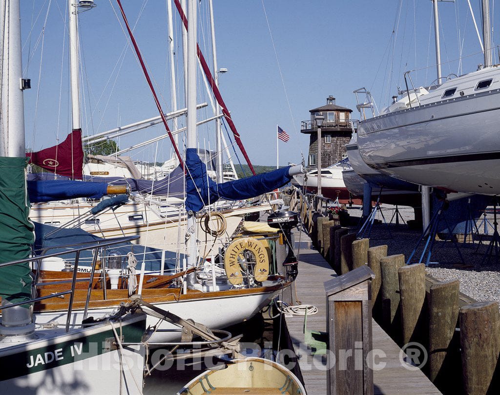 Essex, CT Photo - Busy marina, Essex, CT, just up the CT River from Long Island Sound