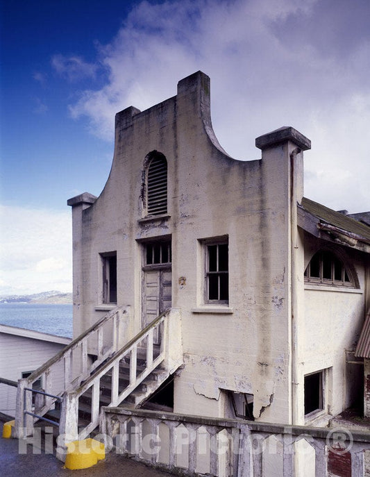 San Francisco, CA Photo - Derelict Building on Alcatraz Island, San Francisco, California