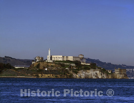 San Fran-Alcatraz Island, CA Photo - Alcatraz Island is an Island Located in The San Francisco Bay, 15 Miles Offshore from San Francisco, California