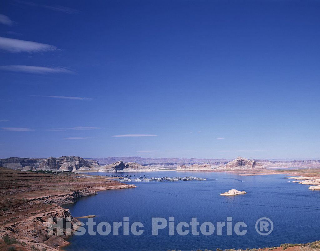 Lake Powell, AZ Photo - Lake Powell in Arizona, which also extends into Utah