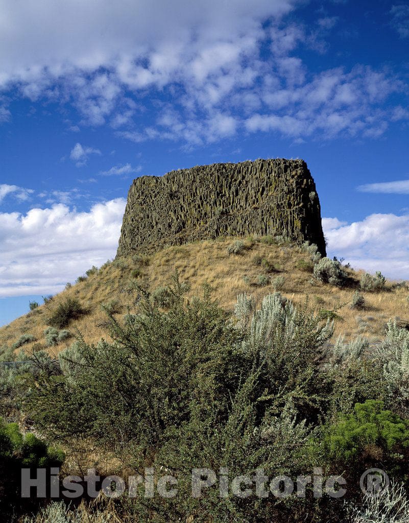 Umatilla, OR Photo - Top Hat' Formation, First Sight Along The Columbia River by Lewis and Clark on Their Expedition. Oregon