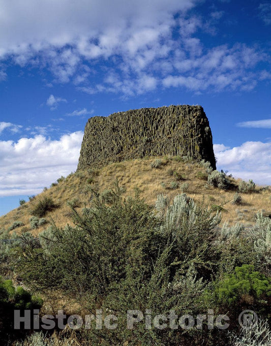 Umatilla, OR Photo - Top Hat' Formation, First Sight Along The Columbia River by Lewis and Clark on Their Expedition. Oregon