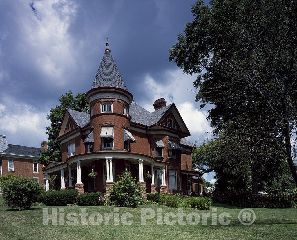 Dubuque, IA Photo - Historic House in Dubuque, Iowa