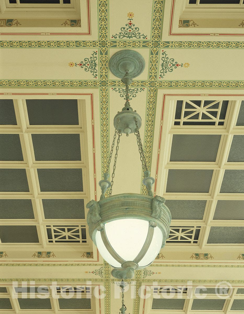Washington, D.C. Photo - Light fixture detail in Union Station, Washington, D.C