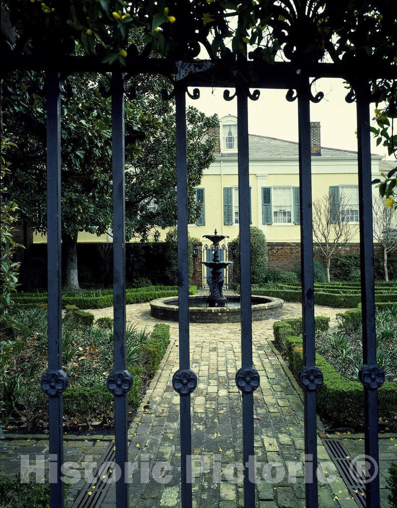 New Orleans, LA Photo - Courtyard of The Beauregard House in New Orleans, Louisiana, Once The Home of Confederate General Pierre Gustave Toutant Beauregard