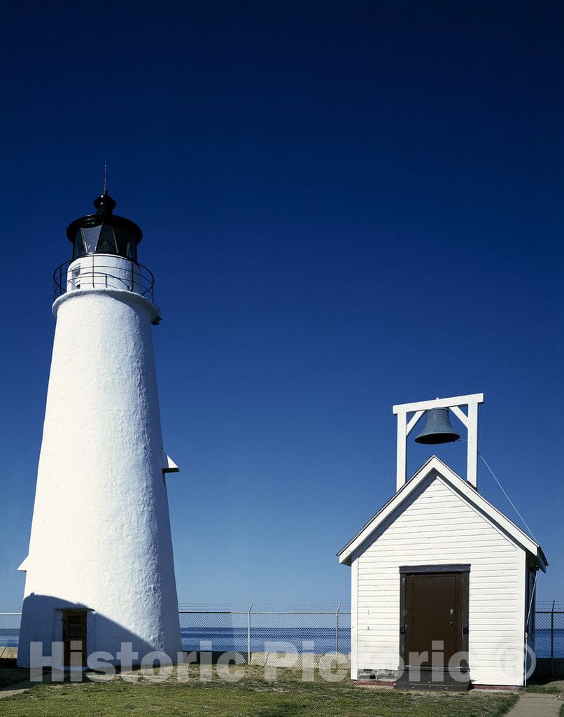 Solomons, MD Photo - Cove Pont Light at the entrance to the Patuxent River on the Chesapeake Bay near Solomons, Maryland