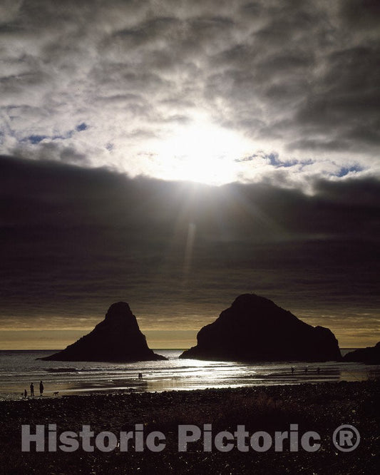 Oregon Photo - Sunset on The Rocky Oregon Coast
