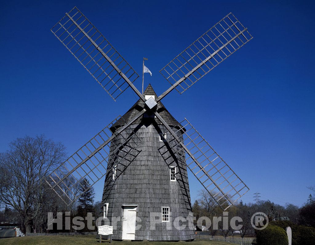 East Hampton, NY Photo - Old Hook Mill in The Hamptons on Long Island, New York