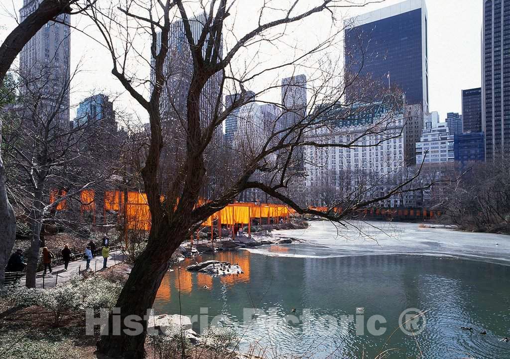 Photo - The Gates, a site-Specific Work of Art by Christo and Jeanne-Claude in Central Park, New York City- Fine Art Photo Reporduction