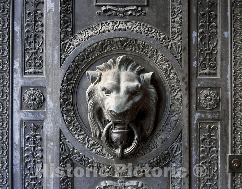 California Photo - Architectural Detail on a U.S. Federal Building in California