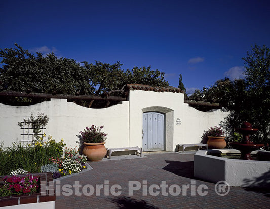 California Photo - Entrance to House on 17 Mile Drive in California