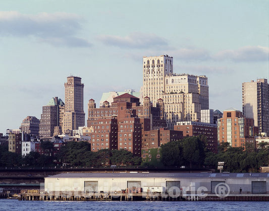 Brooklyn, NY Photo - Skyline view of Brooklyn, New York