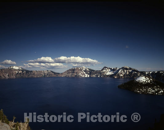 Crater Lake, OR Photo - Crater Lake in Oregon