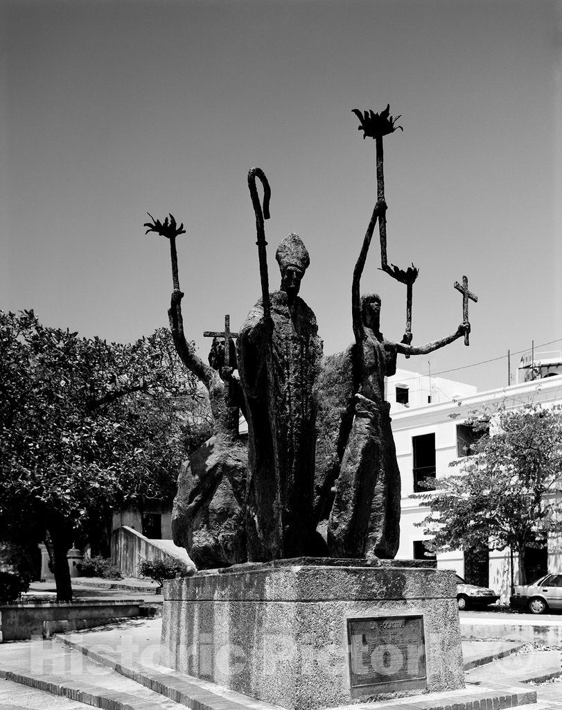 San Juan, PR Photo - Statue in San Juan, Puerto Rico