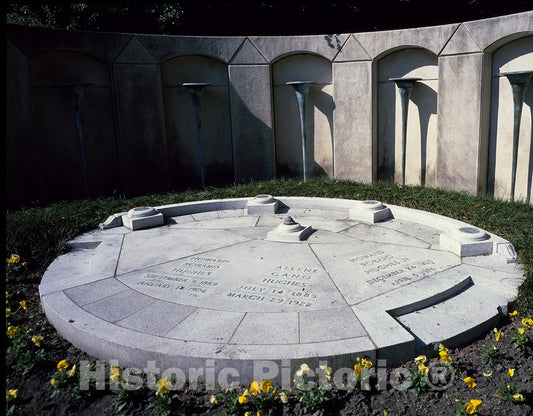 Houston, TX Photo - Howard Hughes's (and his Family's) gravesite at Glenwood Cemetery, Houston, TX