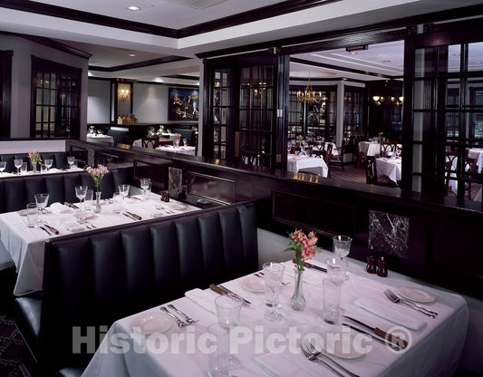 United States Photo - Restaurant Table Setting