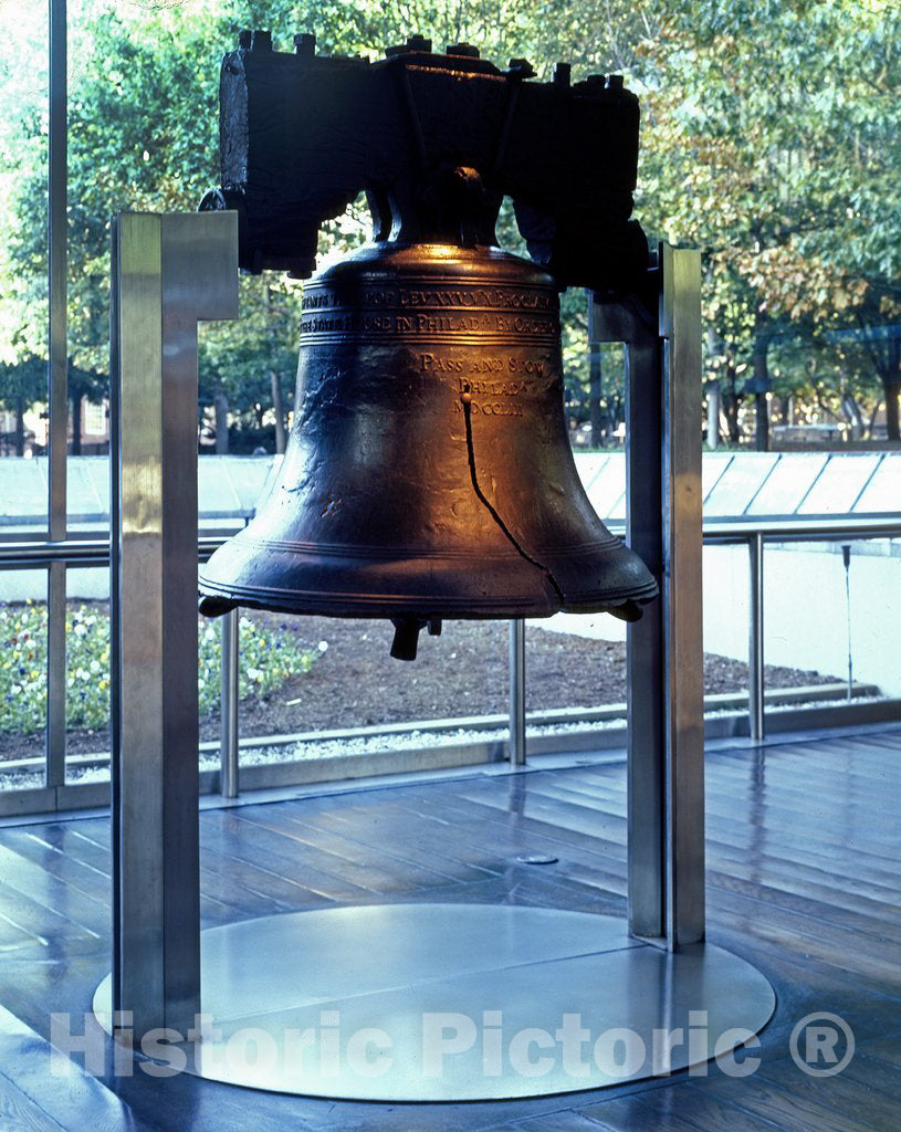 Philadelphia, PA Photo - The Liberty Bell, Philadelphia, Pennsylvania
