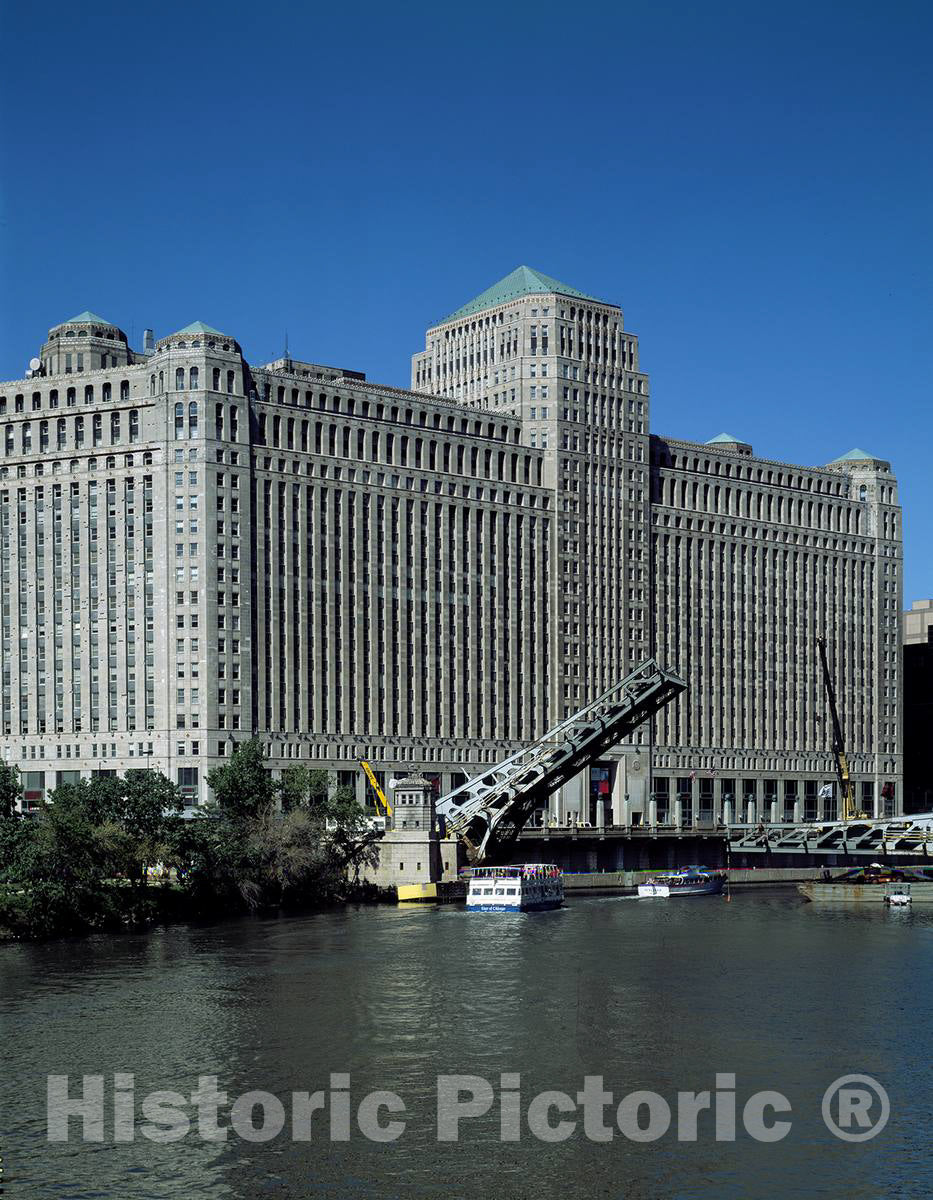 Photo - Chicago Merchandise Mart, The World's Largest wholesalers' Building. Chicago, Illinois- Fine Art Photo Reporduction
