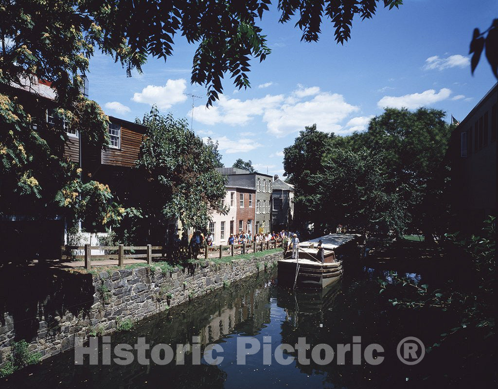 Photo - Tourist Barge in The Georgetown Lock of The Chesapeake & Ohio Canal, C&O Canal, Washington, D.C.- Fine Art Photo Reporduction