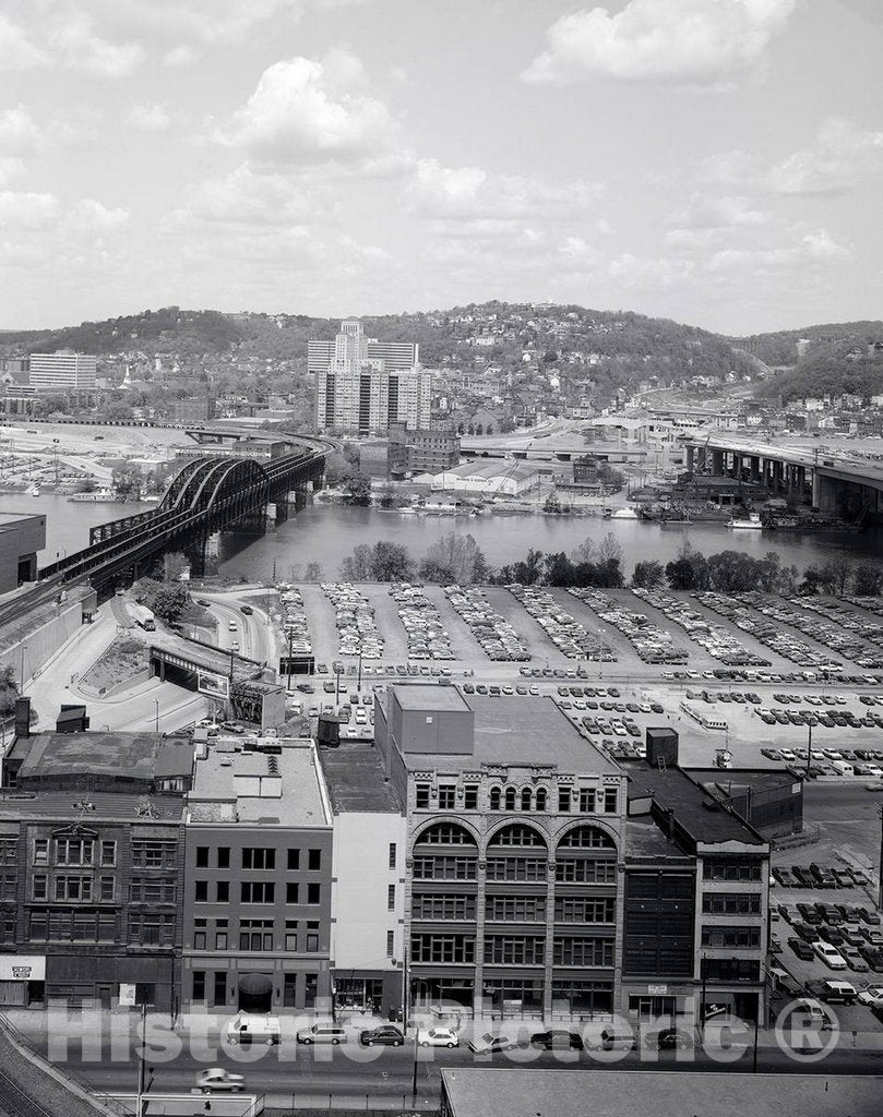 Photo - Skyline View of Pittsburgh, Pennsylvania- Fine Art Photo Reporduction