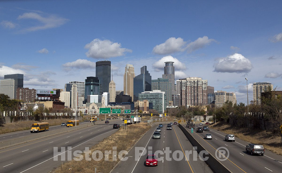 Minneapolis, MN Photo - Skyline View of Minneapolis, Minnesota