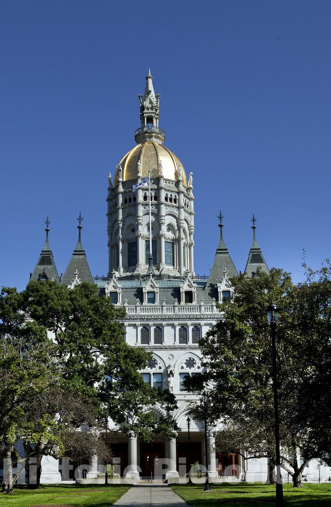 Hartford, CT Photo - The Connecticut State Capitol is located north of Capitol Avenue and south of Bushnell Park in Hartford, Connecticut