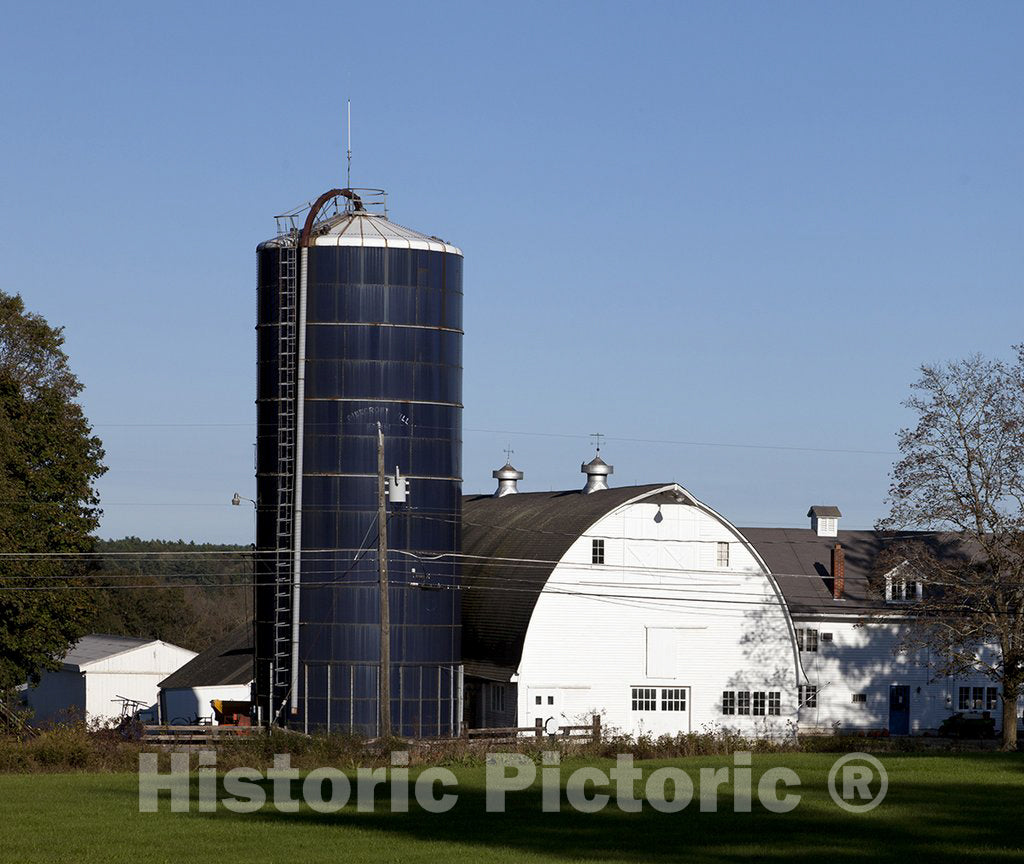 Woodstock, CT Photo - Barn in Woodstock, Connecticut