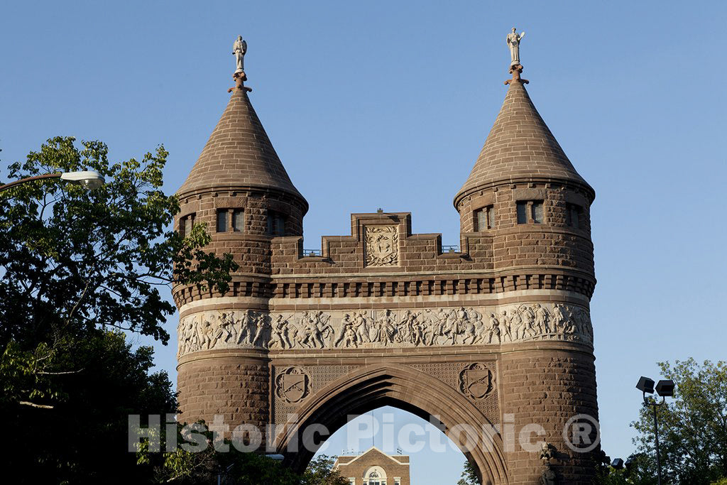 Hartford, CT Photo - Soldier and Sailor Memorial Arch in Hartford, Connecticut