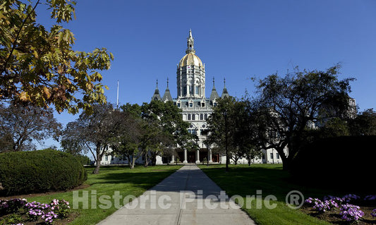 Hartford, CT Photo - The Connecticut State Capitol is located north of Capitol Avenue and south of Bushnell Park in Hartford, Connecticut