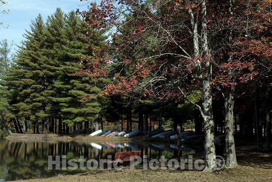 Farmington, CT Photo - Dunning Lake in Farmington, Connecticut