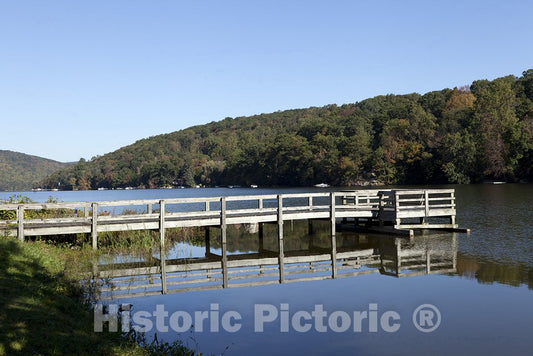 New Milford, CT Photo - Squantz Pond, New Milford, Connecticut